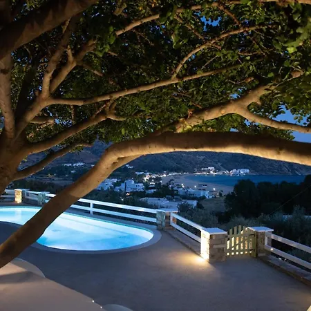 Manthos Place 아파트호텔 3*