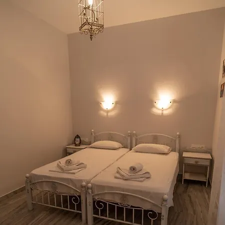 Manthos Place 아파트호텔 3*