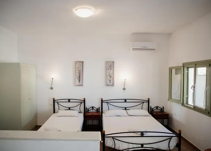 Manthos Place Aparthotel