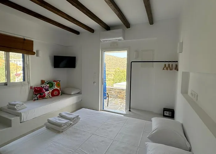 Manthos Place Aparthotel 3*