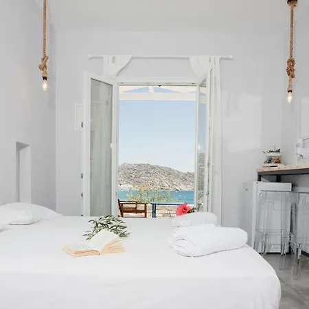 Manthos Place * Mylopotas