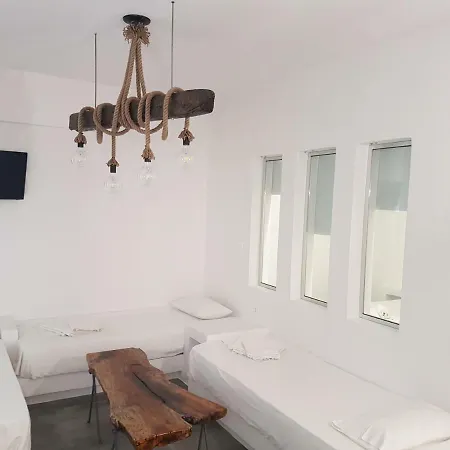 Ξενοδοχείο με διαμερίσματα Manthos Place 3*